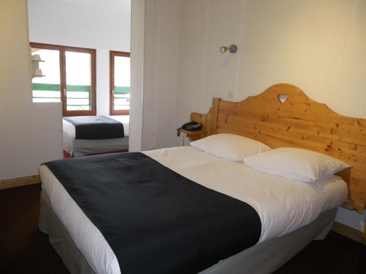 Hotel De La Route Verte 2*